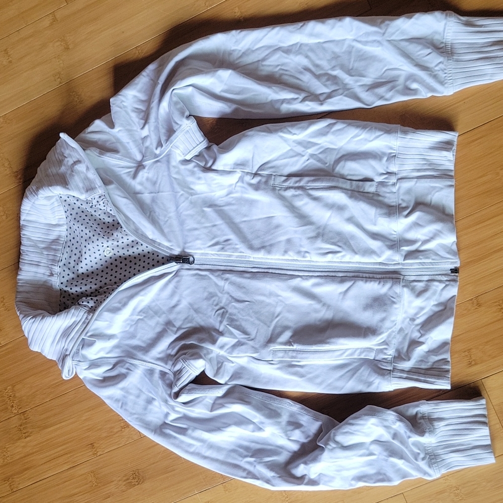Lulu zip up